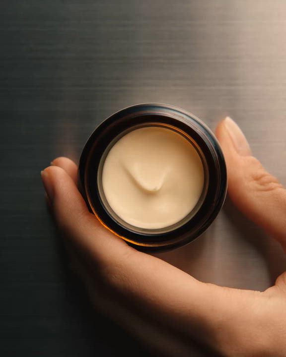 How to use Camellia Nut Facial Hydrating Cream