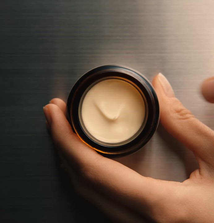 How to use Camellia Nut Facial Hydrating Cream